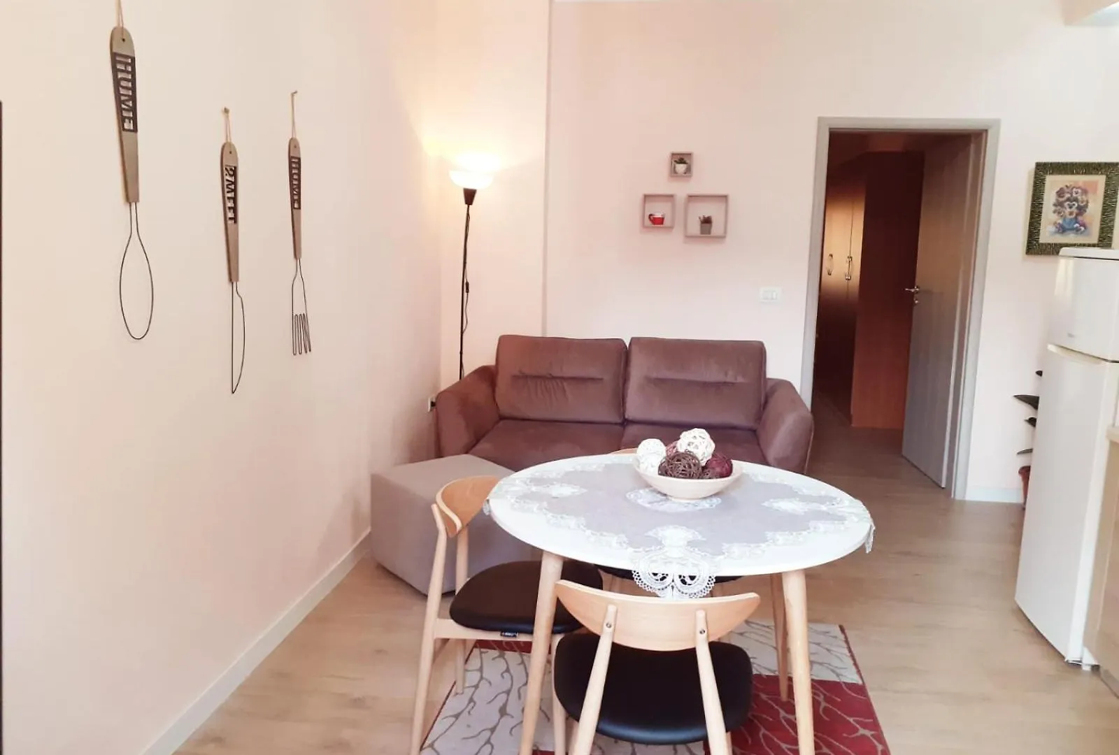 Zana'S Home Tirana 0*,